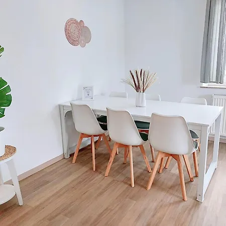 Nu 1 Living 3-zimmer Mit Balkon נוי-אולם
