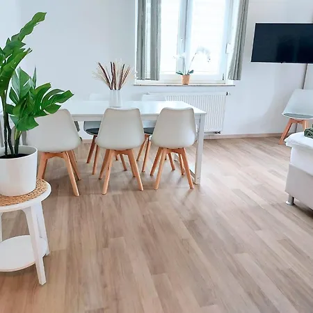Nu 1 Living 3-zimmer Mit Balkon *