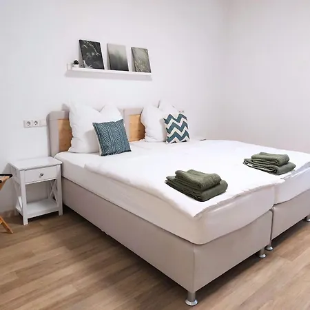 Nu 1 Living 3-zimmer Mit Balkon * נוי-אולם