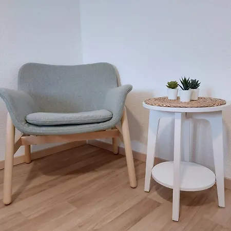 Nu 1 Living 3-zimmer Mit Balkon *