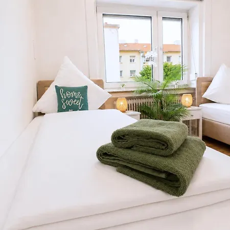 Nu 1 Living 3-zimmer Mit Balkon شقة