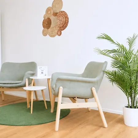Nu 1 Living 3-zimmer Mit Balkon Lägenhet *